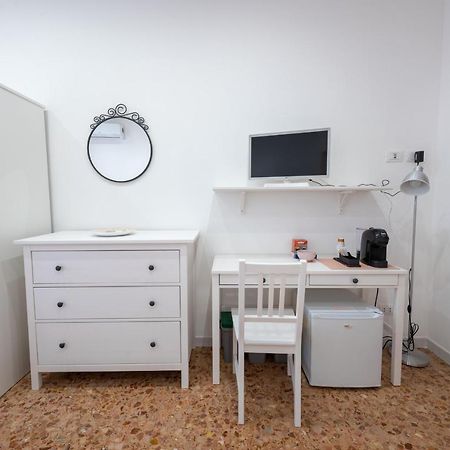 Casa Rosa Beige E Blu Apartment โรม ภายนอก รูปภาพ