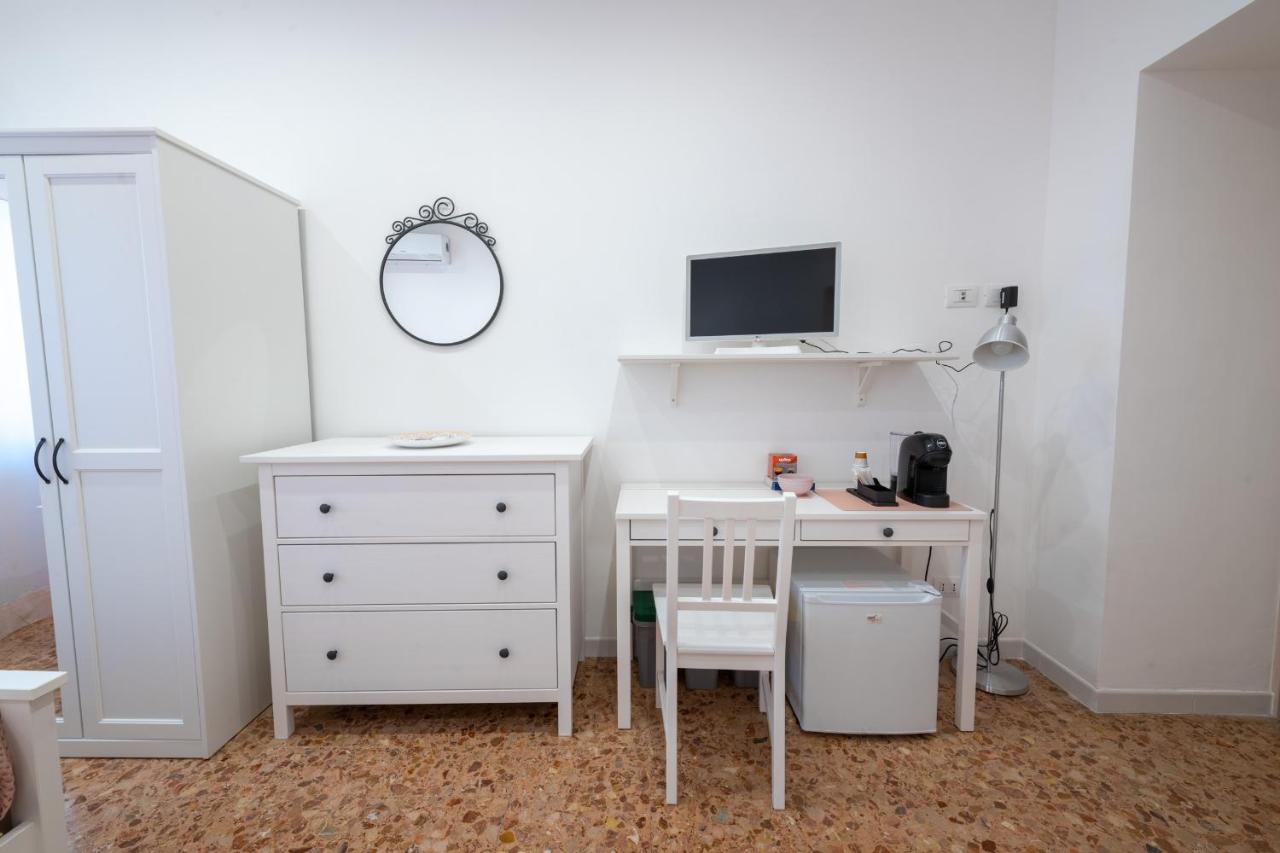 Casa Rosa Beige E Blu Apartment โรม ภายนอก รูปภาพ